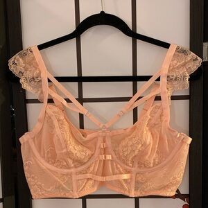 Delicate Lace Bra in Soft Peach